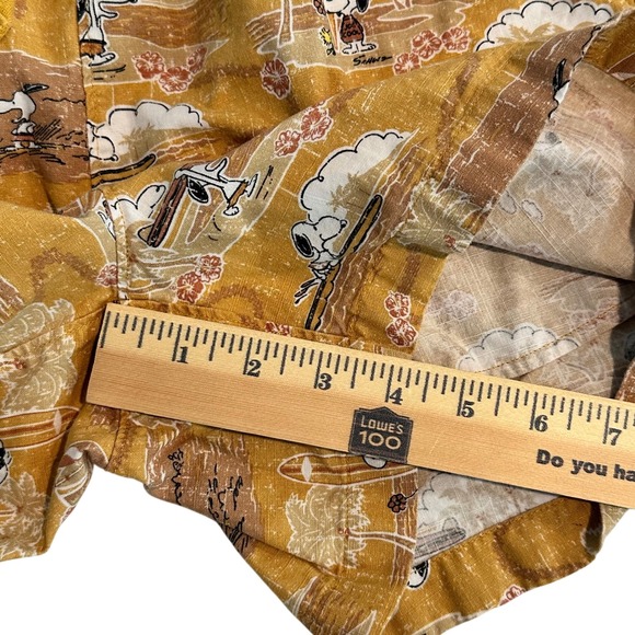 Peanuts x Reyn Spooner Uniqlo Snoopy Surfing Shorts Women Small 4 Yellow Pockets - Picture 10 of 12